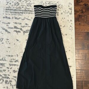 Universal thread black and white striped midi